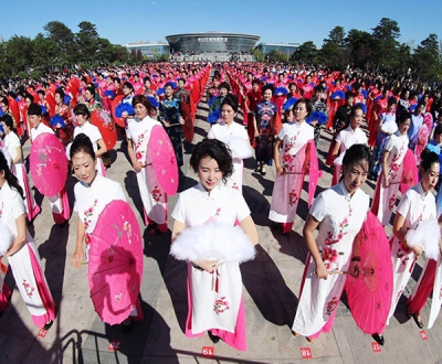 “芊芊神韻·箏旗歌秀”嘉年華展演