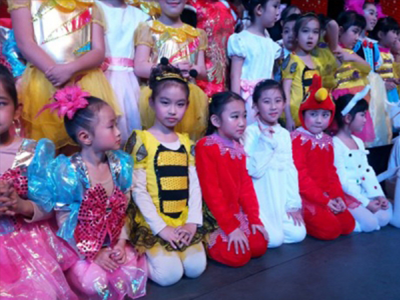 大陸陽(yáng)光2014年唐山市第三屆春節聯(lián)歡晚會(huì )----《動(dòng)物狂歡節》