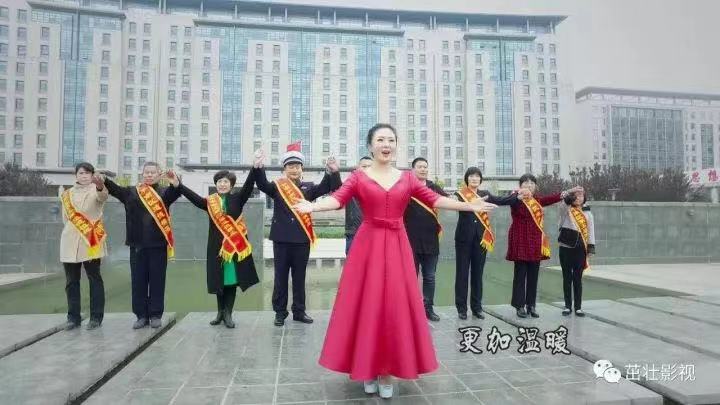 《平凡英雄》MV