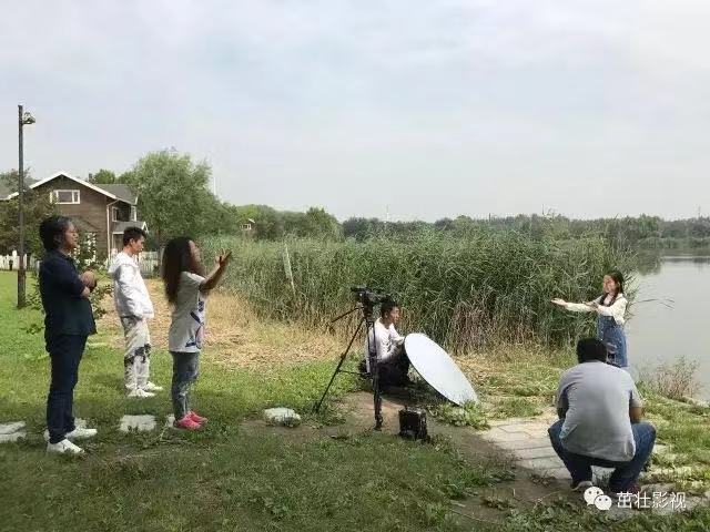 《風(fēng)箏的翅膀》MV