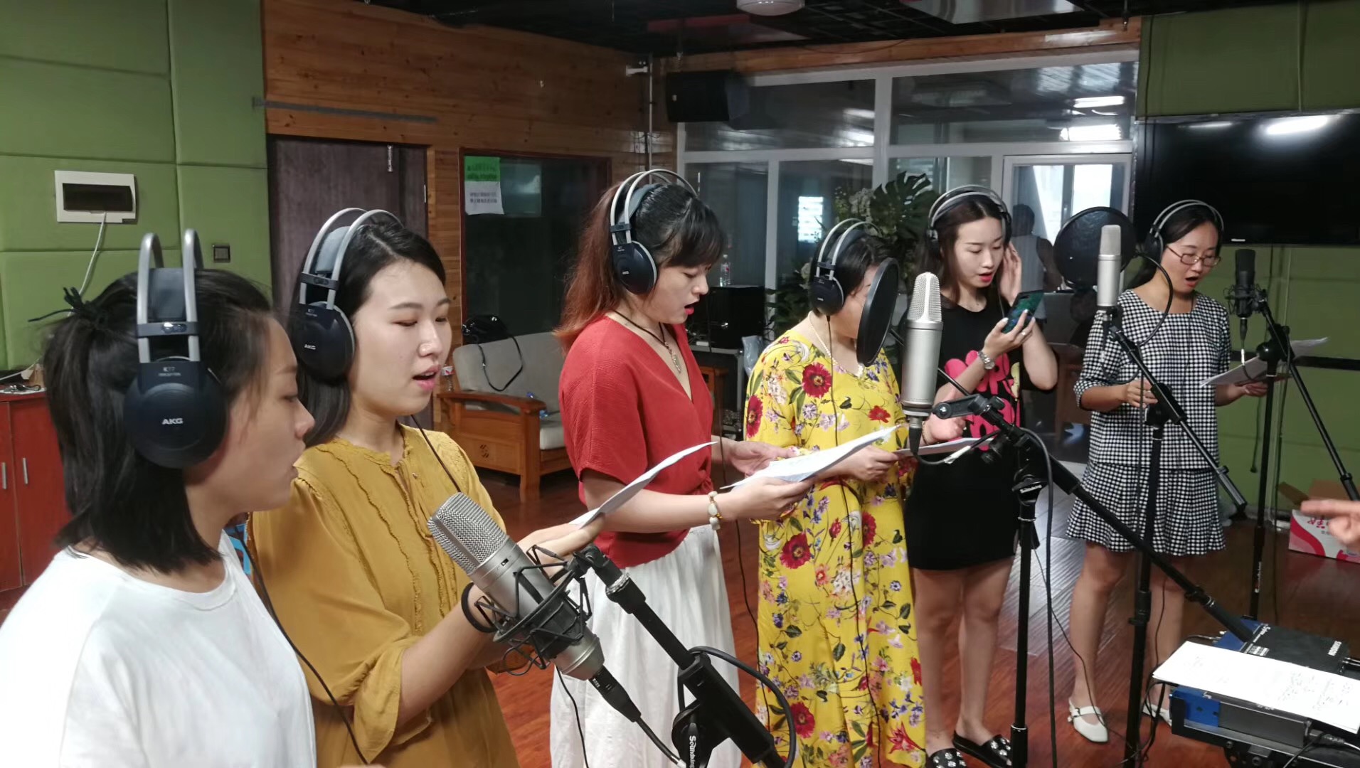 中央電視臺紀念中國改革開(kāi)放四十周年大型文藝演出錄制